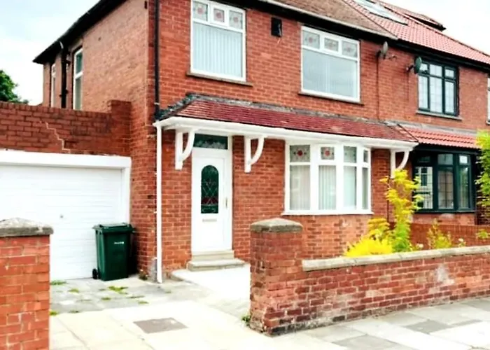 4 Bedroom House In Newcastle City Centre Location, Free Parking, Fast Wifi